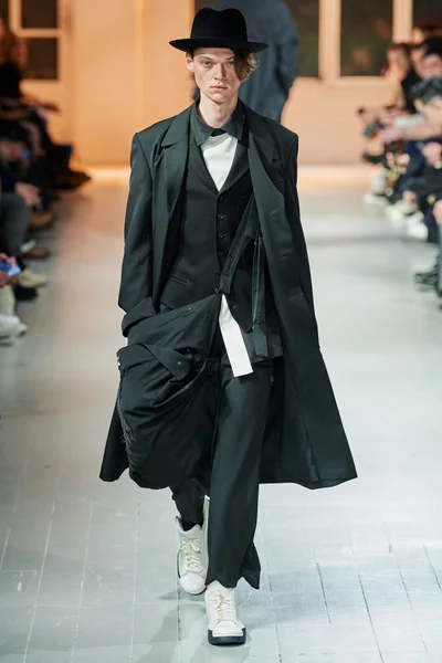 Look 13